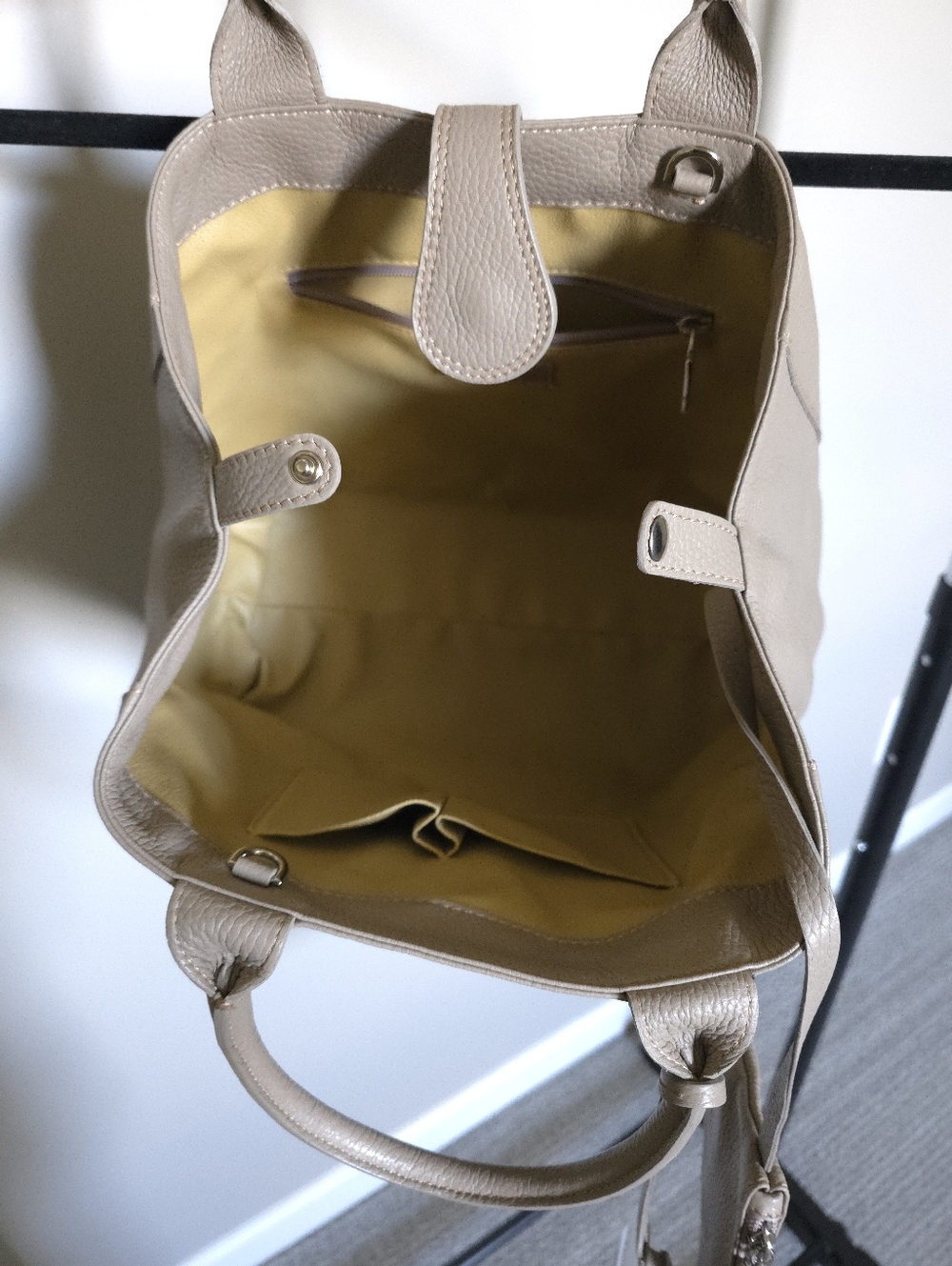 Italian Leather Beige Shoulder Purse with Strap - Picture 10 of 13